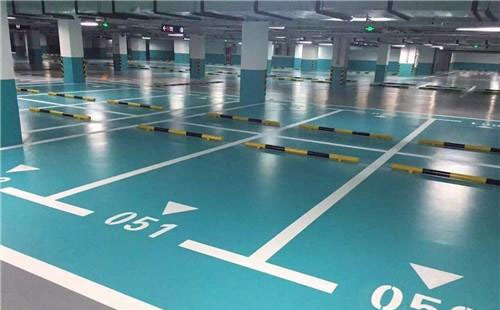 山南山南环氧地坪中涂：构筑坚固地面的关键环节